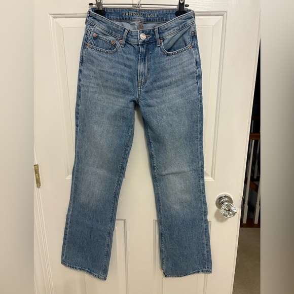 American Eagle Outfitters Light Blue Straight Leg Jeans - Picture 1 of 3